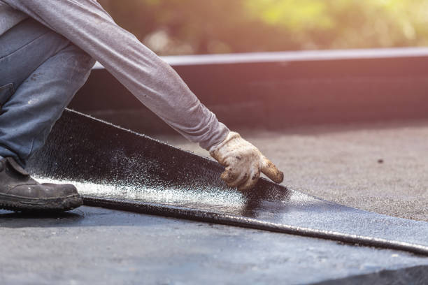 Professional Vapor Barrier Installation technician working in Hampshire, TN
